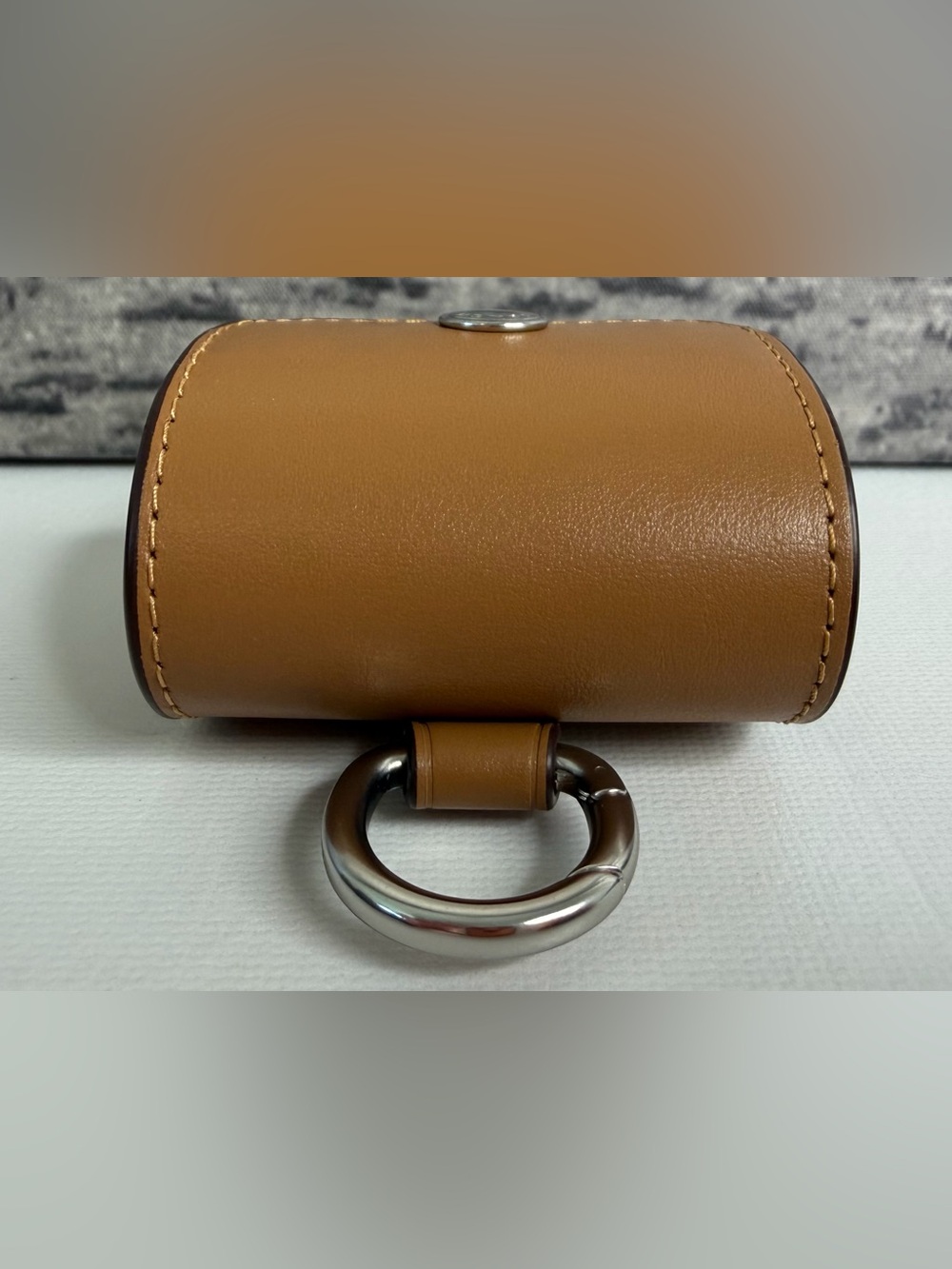 EUC Coach Large Wireless Earbud AirPod Pro Case Light Sand Brown Leather C3749 - Picture 4 of 11